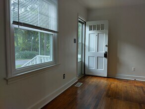505 Burbank St in Williamsburg, VA - Foto de edificio - Building Photo