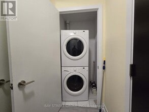 9471 Yonge St in Richmond Hill, ON - Building Photo - Building Photo