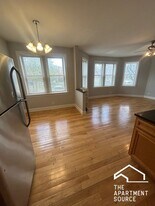 2900 N Kolmar Ave, Unit 1 in Chicago, IL - Building Photo