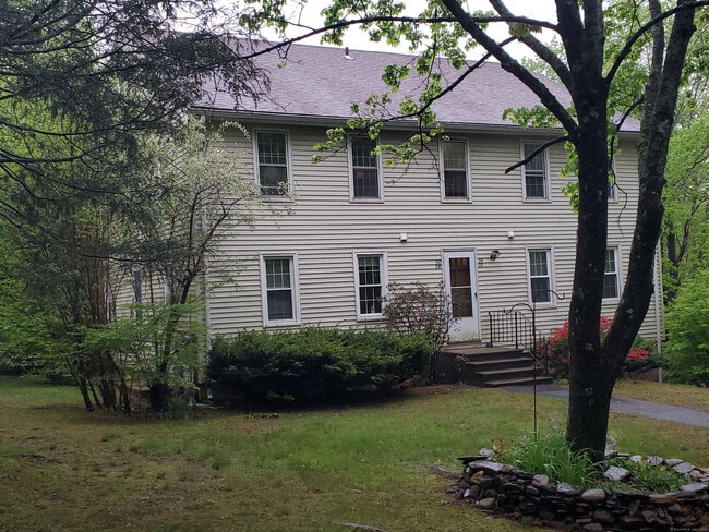 63 Schofield Rd in Willington, CT - Building Photo - Building Photo