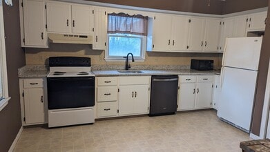 23 Rosemont Ct, Unit 23 A in Easton, PA - Foto de edificio - Building Photo