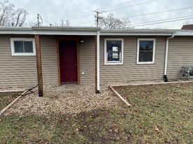 757 Eastern Ave in South Beloit, IL - Building Photo