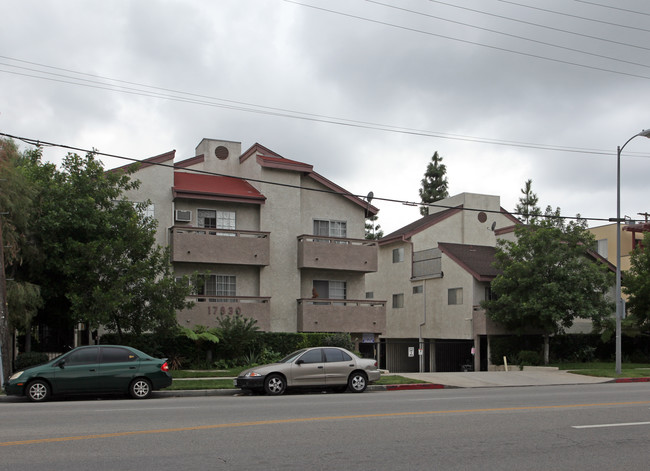 Lassen Building in Northridge, CA - Foto de edificio - Building Photo