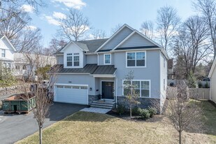 333 Washington Ave in Hillsdale, NJ - Building Photo