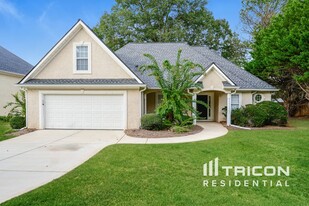 222 Yardsley Dr in Mcdonough, GA - Building Photo