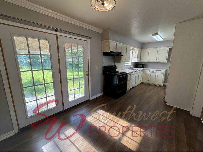 1231 N Garfield Ave in Stephenville, TX - Building Photo - Building Photo