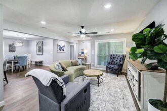 7926 Ridgeview Dr in Houston, TX - Building Photo - Building Photo