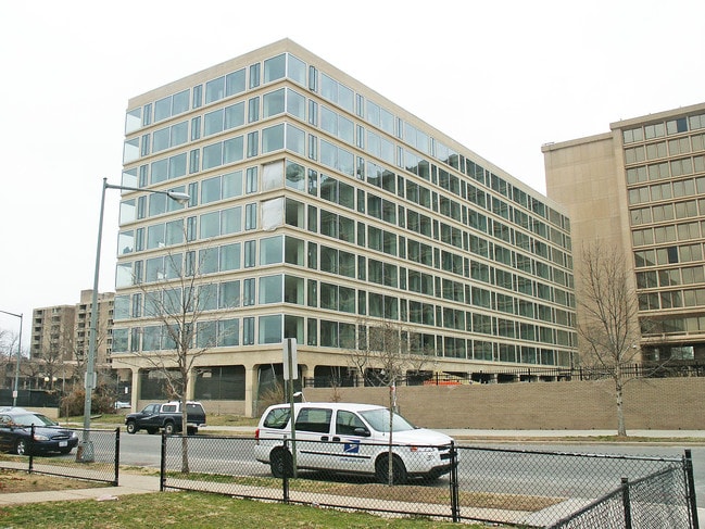 Waterfront Tower in Washington, DC - Foto de edificio - Building Photo