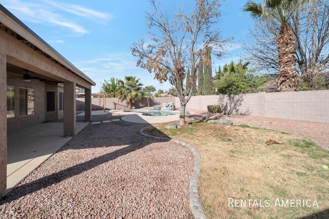 1084 E San Carlos Way in Chandler, AZ - Building Photo - Building Photo