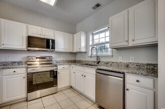 5801 Oyster Catcher Dr in Atlantic Beach, SC - Building Photo - Building Photo