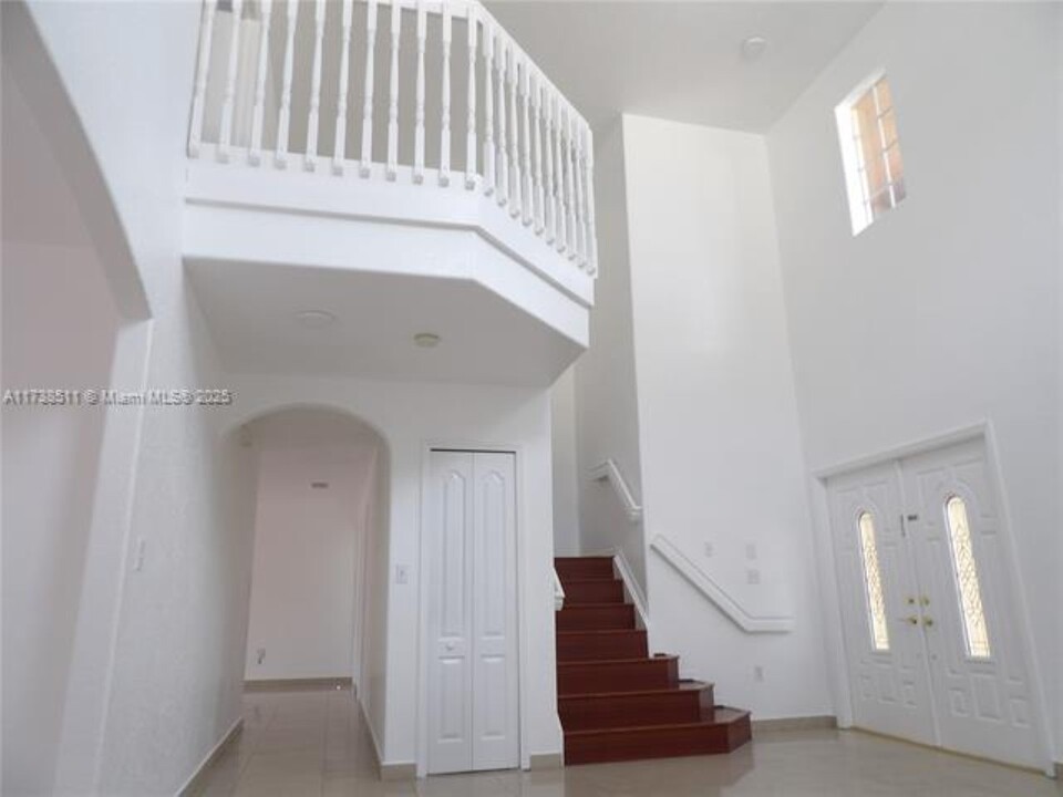 5411 SW 158th Ct in Miami, FL - Building Photo