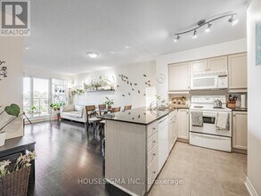 19 Barberry Pl in Toronto, ON - Building Photo - Building Photo