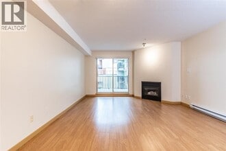 38003 2 Ave in Squamish, BC - Building Photo - Building Photo