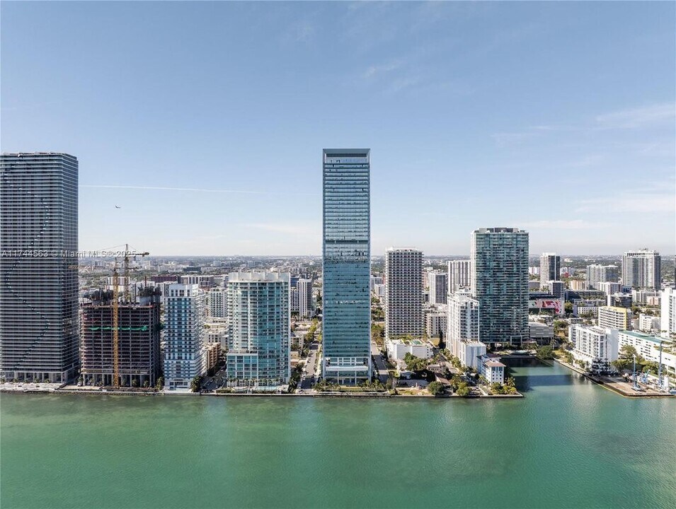 700 NE 26th Terrace in Miami, FL - Building Photo