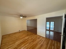 29 Lafayette Ct in North Brunswick, NJ - Building Photo