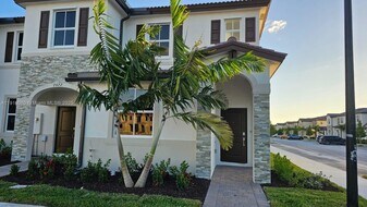 2618 SE 27th Ct in Homestead, FL - Building Photo