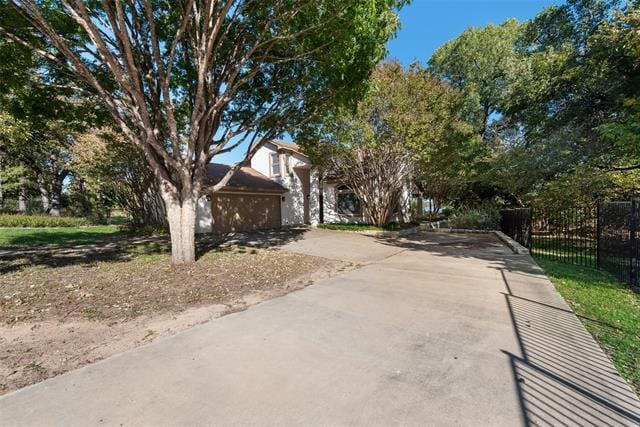 2569 Castle Cir in Fort Worth, TX - Building Photo - Building Photo
