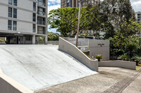 Nuuanu Towers in Honolulu, HI - Foto de edificio - Building Photo