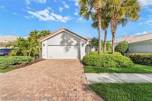 7549 Garibaldi Ct in Naples, FL - Building Photo