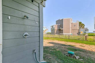 17615 Termini-San Luis Pass Rd in Galveston, TX - Building Photo - Building Photo