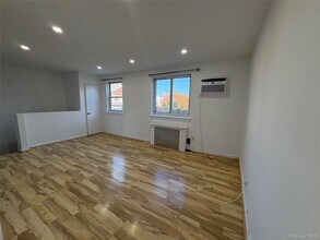 245-39-24576 76th Ave in Queens, NY - Building Photo - Building Photo