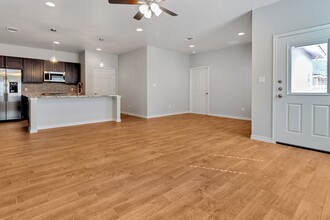 643 County Rd 306-Unit -Unit B in Jarrell, TX - Building Photo - Building Photo