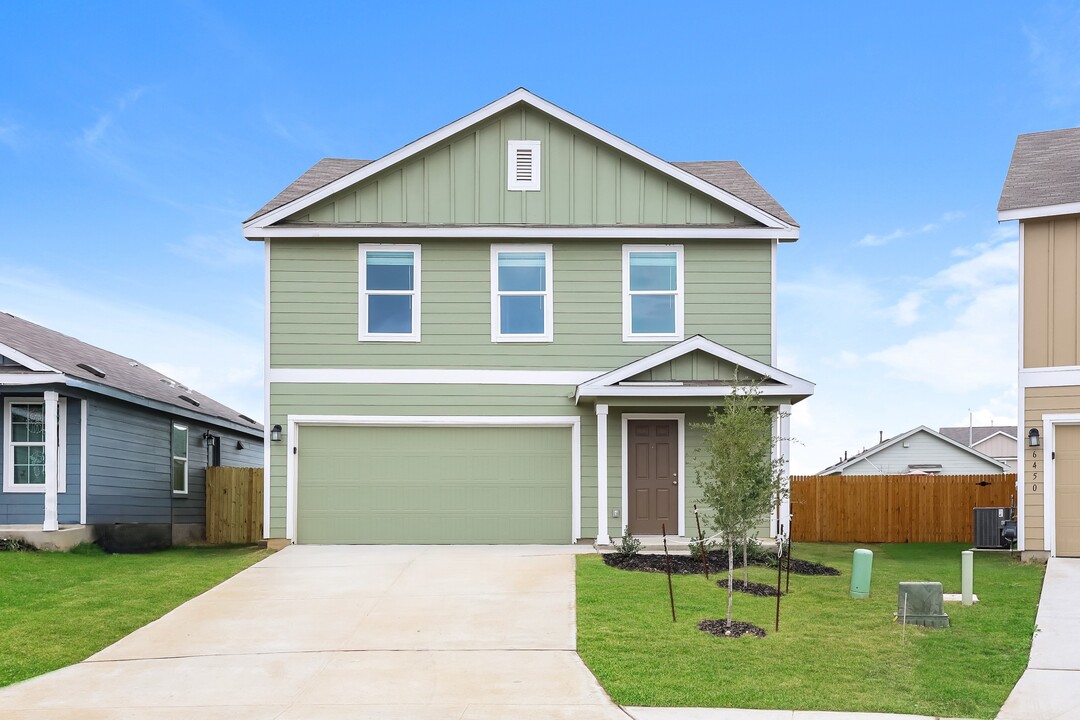 6454 Magee Run, Unit 12207 in San Antonio, TX - Building Photo