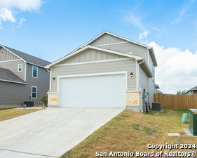 2512 Ayers Dr in Seguin, TX - Building Photo - Building Photo