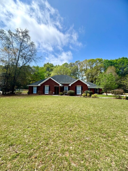 205 Oak Bluff Dr in Enterprise, AL - Building Photo