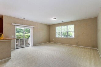 5329 Warminster Dr in Virginia Beach, VA - Building Photo - Building Photo