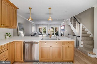 4331 Embassy Park Dr NW in Washington, DC - Building Photo - Building Photo
