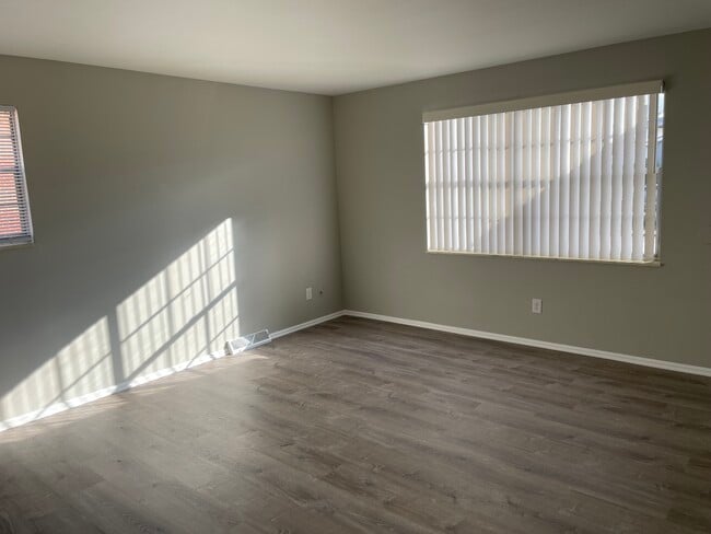 1152 Dennis Ln, Unit #1 in Hamilton, OH - Building Photo - Building Photo
