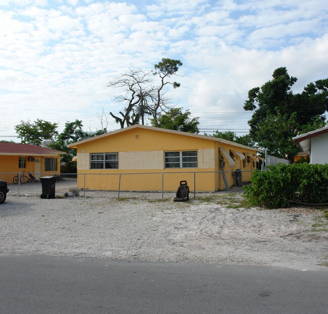 3132-3136 SW 12th Pl in Fort Lauderdale, FL - Building Photo - Building Photo