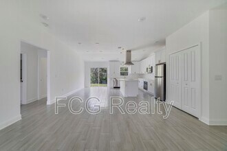 417 St Johns Ln in Poinciana, FL - Building Photo - Building Photo