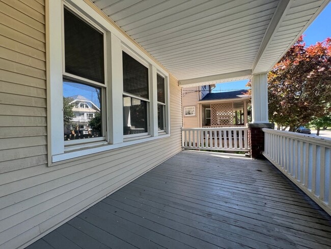 1285 Cook Ave in Lakewood, OH - Building Photo - Building Photo