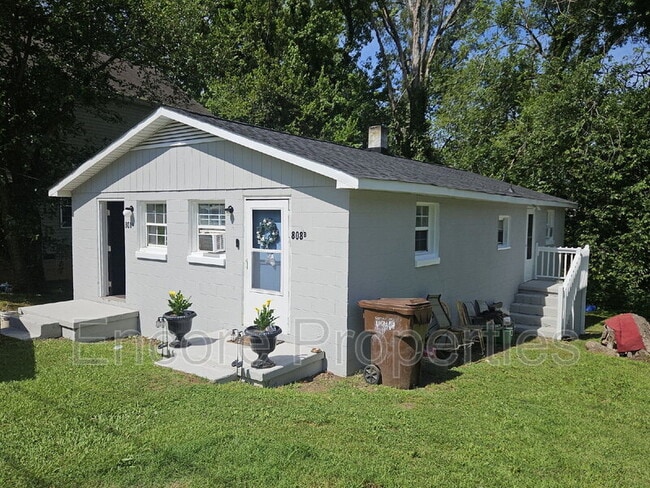 property at 808 Mobile St