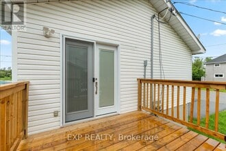 3 Clifford St in Belleville, ON - Building Photo - Building Photo