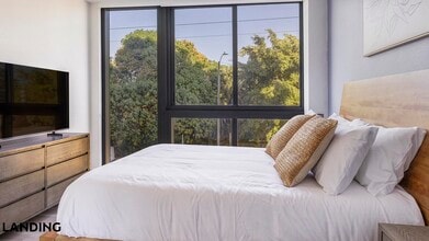 3830 NW 11th St, Unit 1-208 in Miami, FL - Building Photo - Building Photo