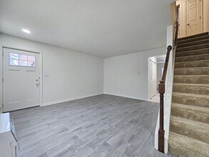 104 Bradford Dr in Leola, PA - Foto de edificio - Building Photo