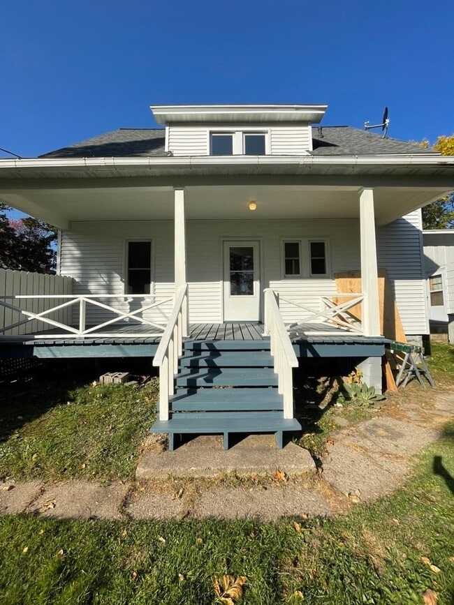111 N 8th Ave in Wausau, WI - Building Photo - Building Photo