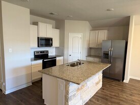 380 Huntsman Way in New Braunfels, TX - Building Photo