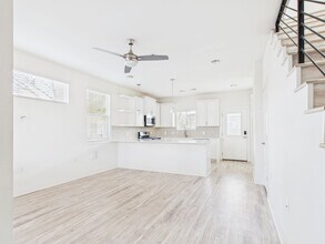 6815 Porter St in Austin, TX - Building Photo - Building Photo