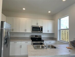 2627 SE 12th St in Homestead, FL - Building Photo - Building Photo