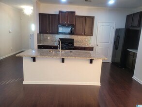 407 W Park Dr in Fultondale, AL - Foto de edificio - Building Photo