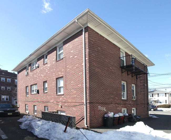 1085 Fanny St in Elizabeth, NJ - Building Photo - Building Photo