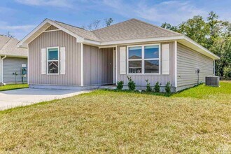 6323 June Bug Dr in Milton, FL - Building Photo - Building Photo