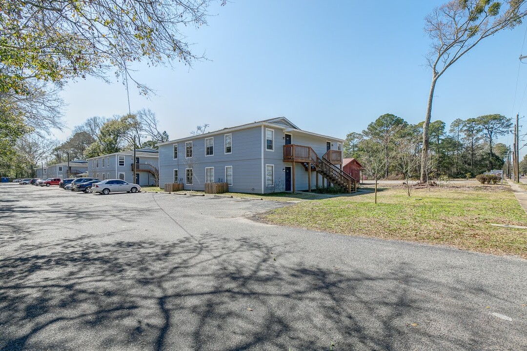 Bird's Nest Apartments Photo