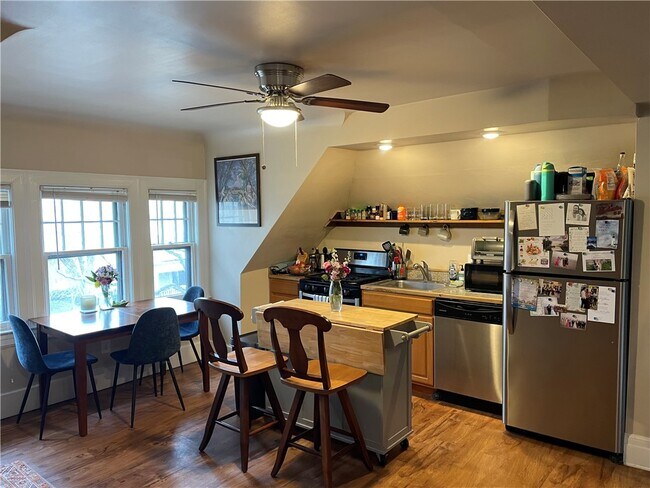 24 Sibley Pl in Rochester, NY - Building Photo - Building Photo