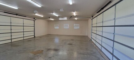 10616 Doyle Rd-Unit -Main House in Del Valle, TX - Building Photo - Building Photo