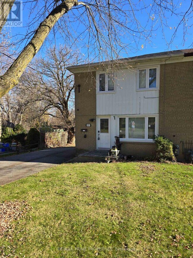 property at 11 Elizabeth St